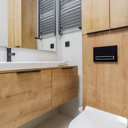 Przy Piotrkowskiej A *